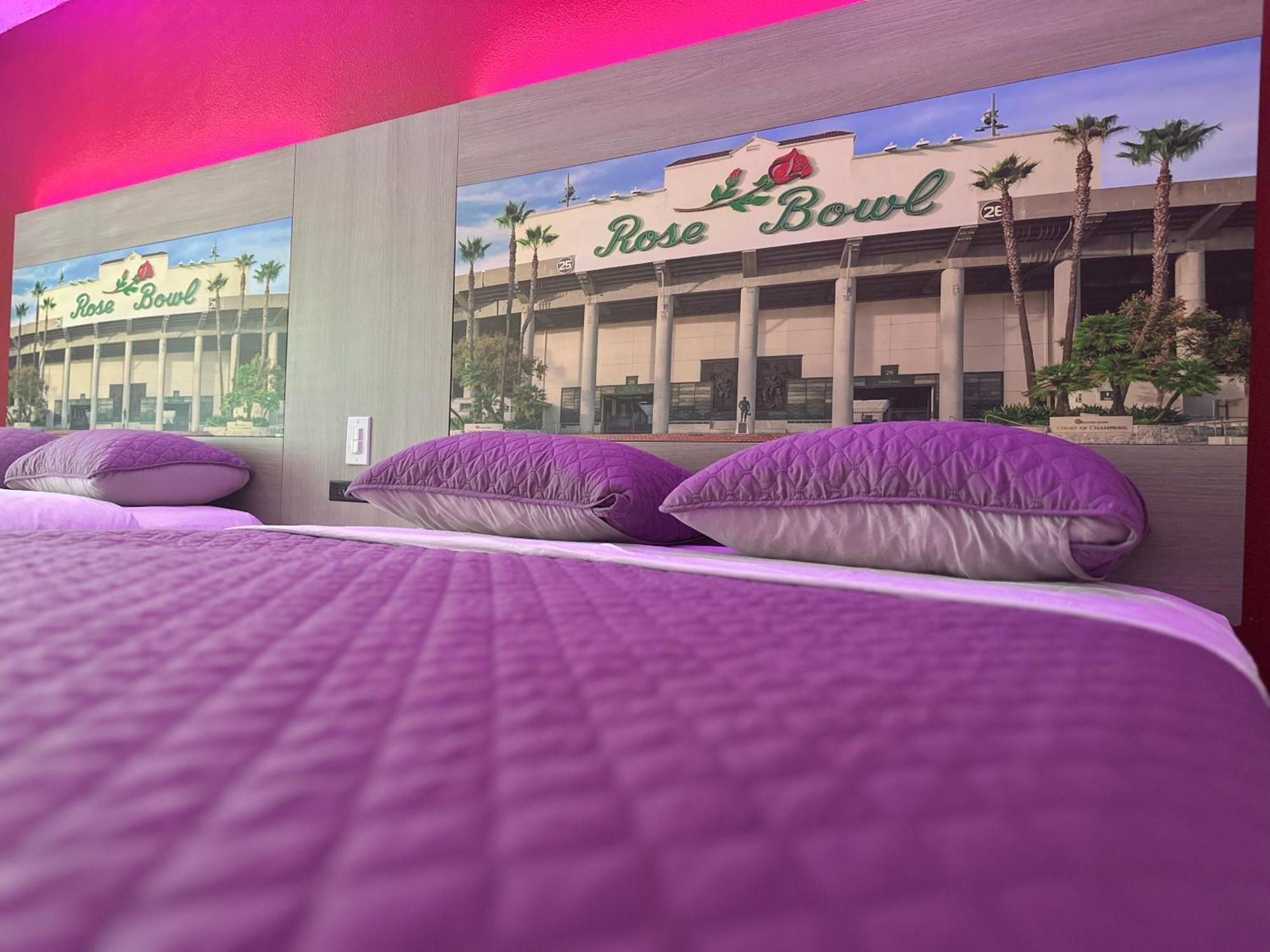Hi-way Host Motel Pasadena
