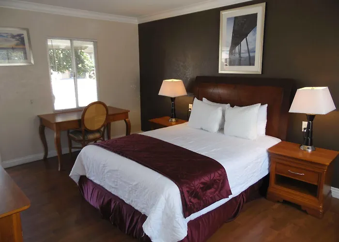 Hi-Way Host Motel